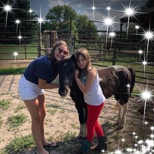 Meet your Posher, Roxanne